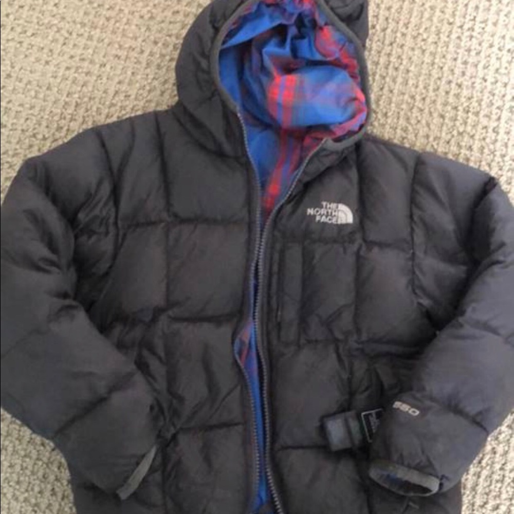 North face jacket  boys size 5. Vguc. A STEAL!